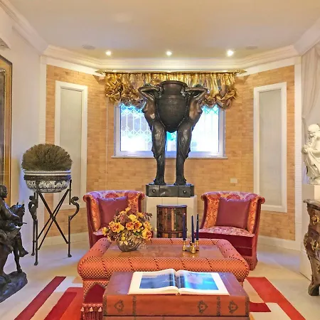Sleeps 12 With Pool Air Con And Wifi Pegazzano
