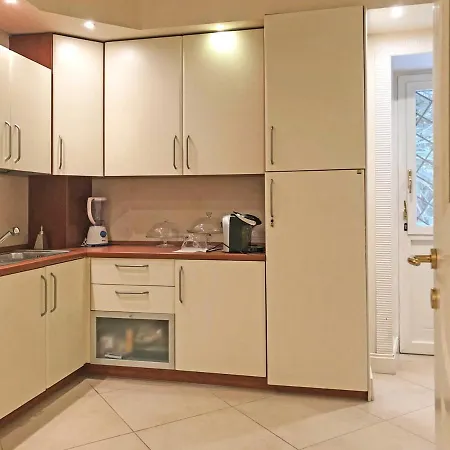 Vila Sleeps 12 With Pool Air Con And Wifi *